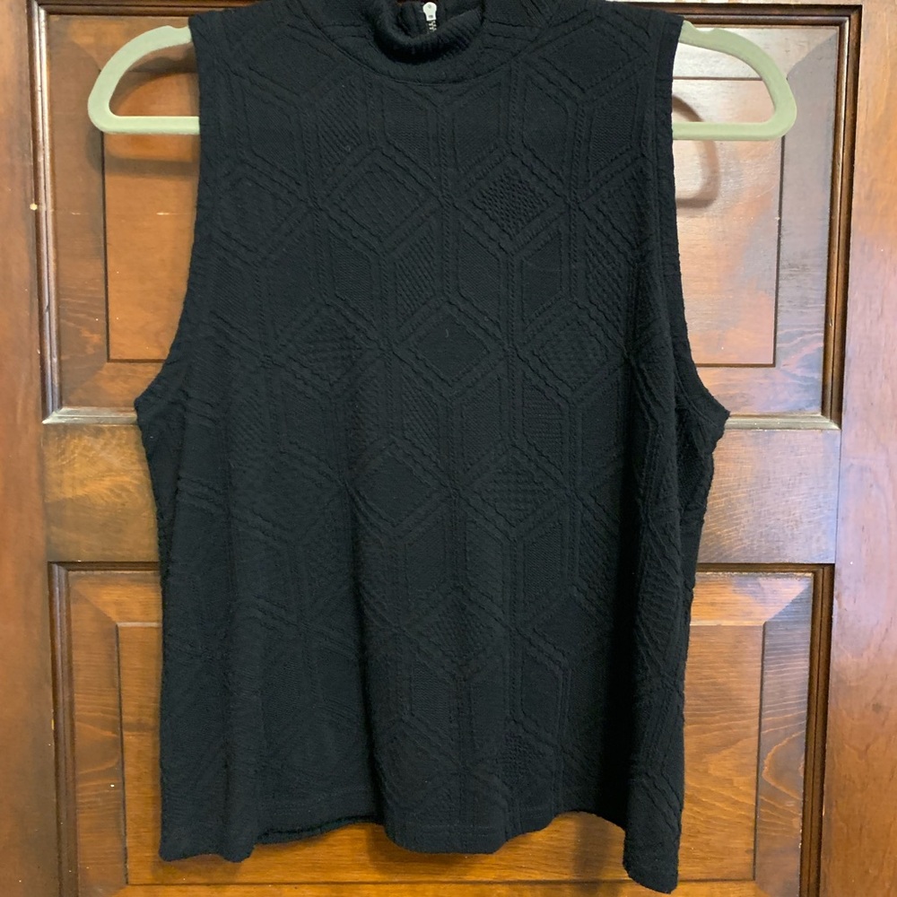 Black Sleeveless Women's Top